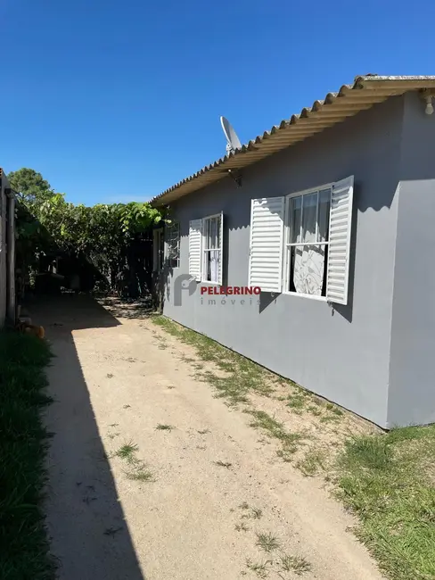 Casa com 2 quartos à venda, 106m2 em Tapes - RS - imagem 3 Foto 3 de Casa com 2 quartos à venda, 106m2 em Tapes - RS