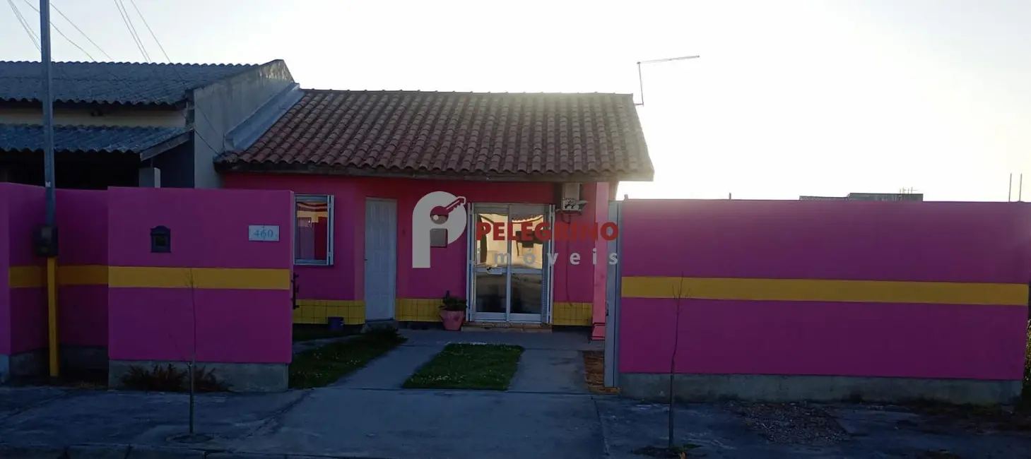 Foto 1 de Casa com 2 quartos à venda, 49m2 em Tapes - RS