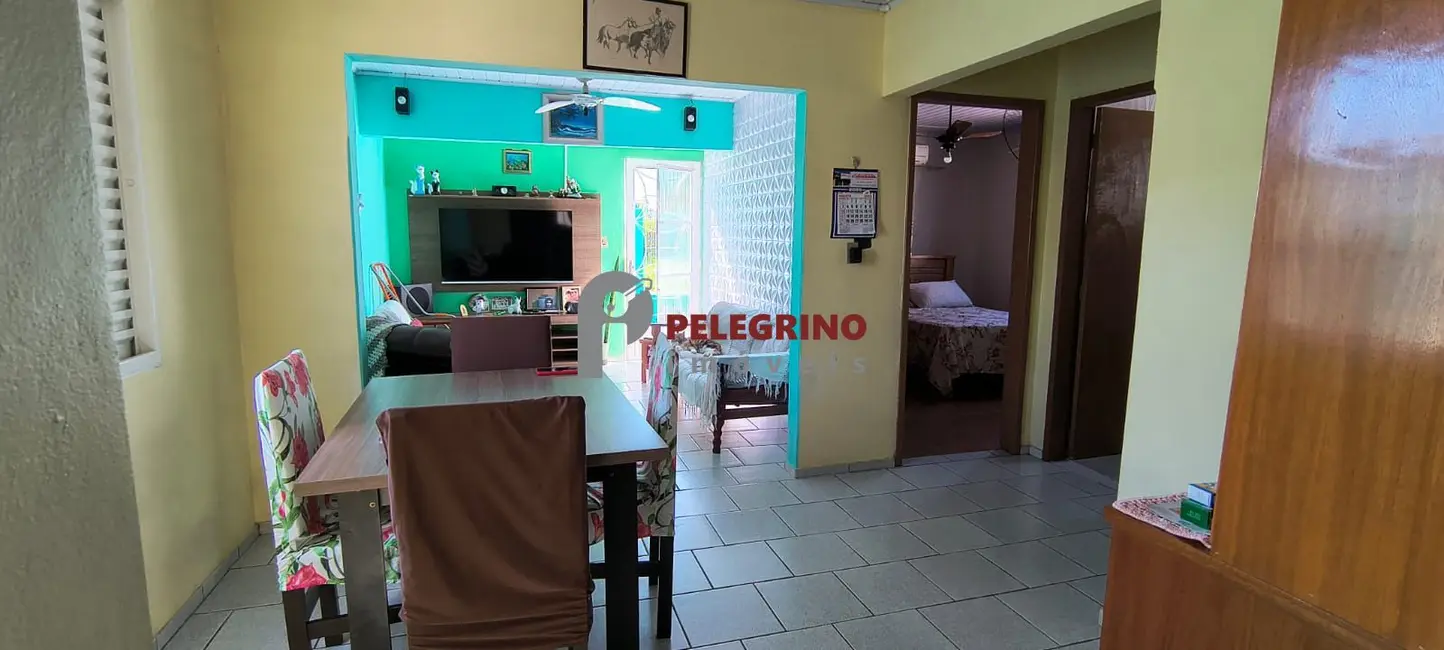 Foto 6 de Casa com 2 quartos à venda, 92m2 em Centro, Tapes - RS