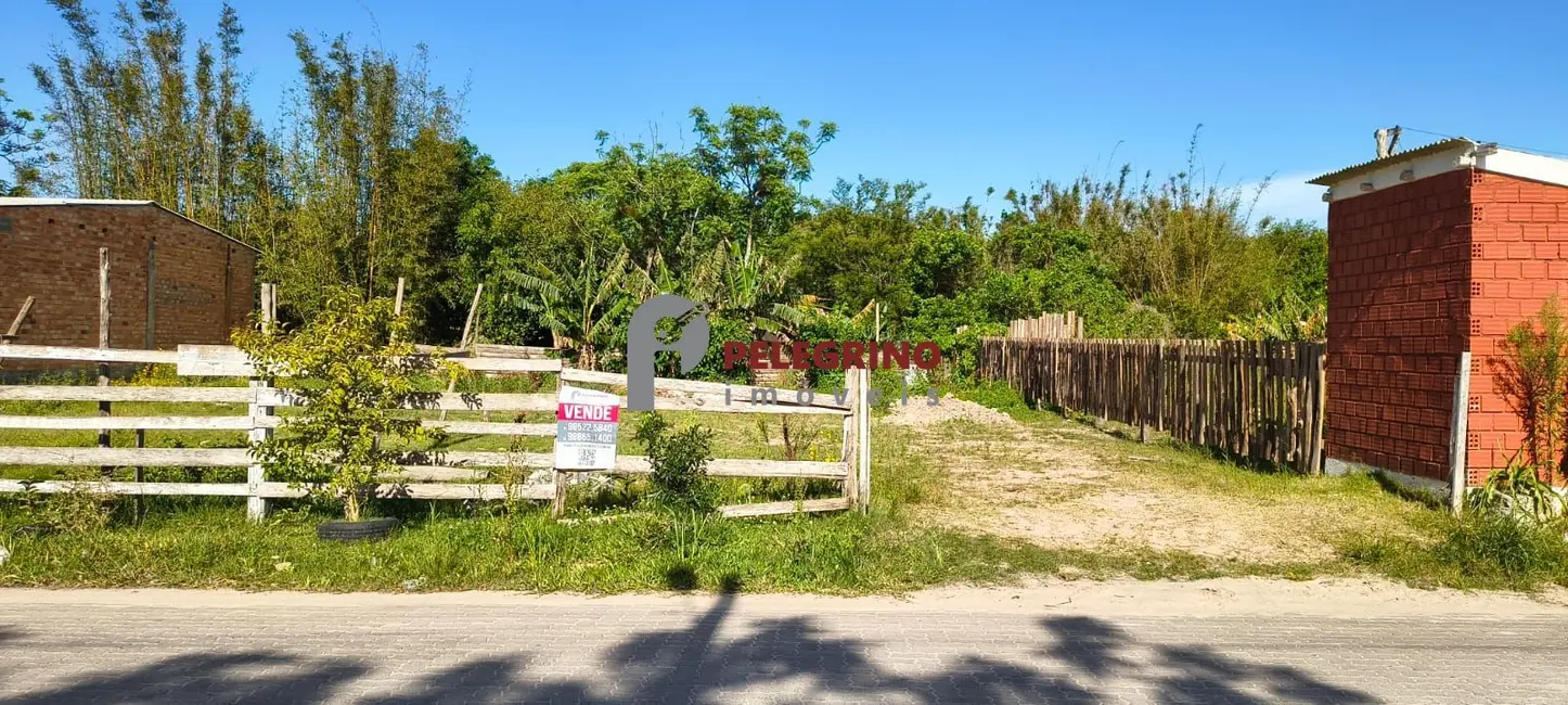 Foto 1 de Terreno / Lote à venda, 263m2 em Centro, Tapes - RS