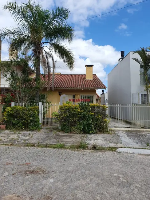 Casa com 3 quartos à venda, 141m2 em Tapes - RS - imagem 2 Foto 2 de Casa com 3 quartos à venda, 141m2 em Tapes - RS