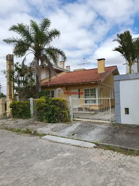 Casa com 3 quartos à venda, 141m2 em Tapes - RS - imagem 1 Foto 1 de Casa com 3 quartos à venda, 141m2 em Tapes - RS
