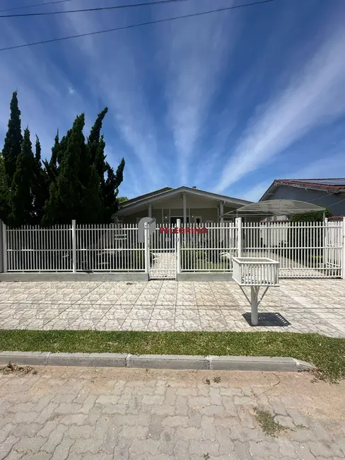 Casa com 3 quartos à venda, 120m2 em Tapes - RS - imagem 1 Foto 1 de Casa com 3 quartos à venda, 120m2 em Tapes - RS