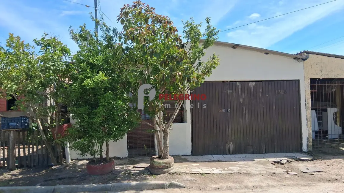 Foto 1 de Casa com 3 quartos à venda, 70m2 em Tapes - RS