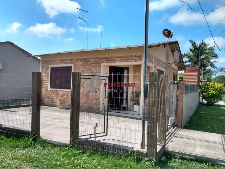 Foto 2 de Casa com 2 quartos à venda, 56m2 em Tapes - RS