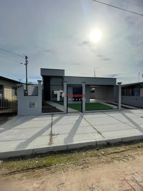 Foto 1 de Casa com 3 quartos para alugar, 100m2 em Centro, Tapes - RS