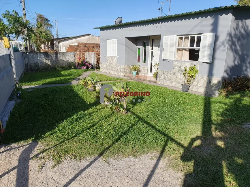 Foto 4 de Casa com 2 quartos à venda, 130m2 em Centro, Tapes - RS