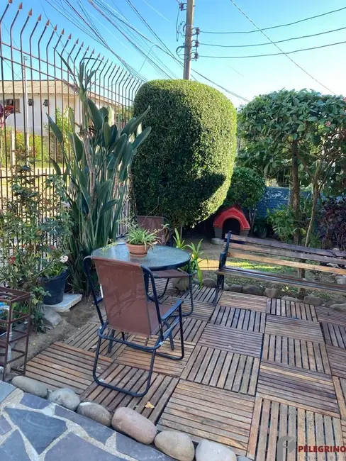 Foto 2 de Casa com 5 quartos à venda, 180m2 em Jardim Sabará, Porto Alegre - RS