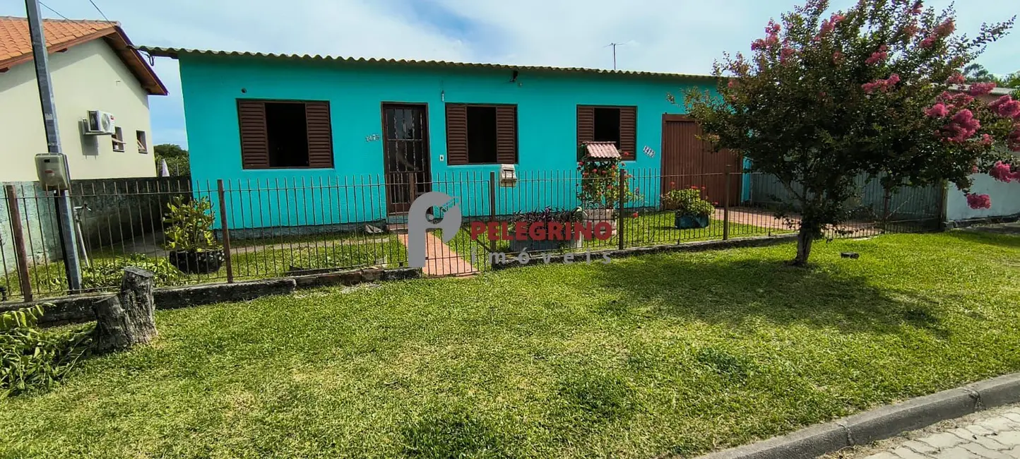 Foto 1 de Casa com 4 quartos à venda, 134m2 em Centro, Tapes - RS