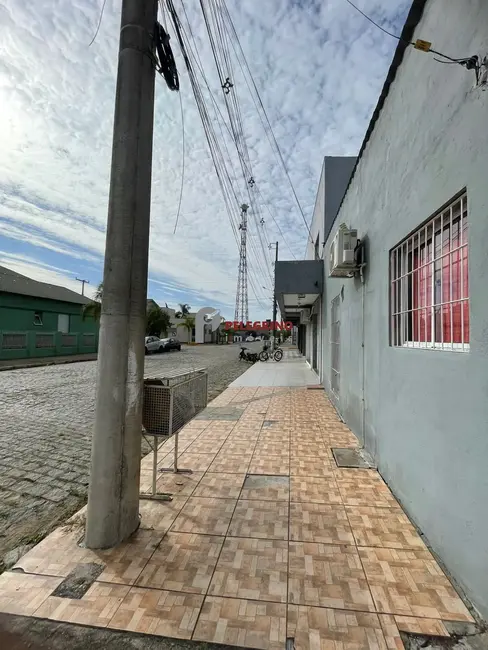 Foto 3 de Apartamento com 2 quartos para alugar, 80m2 em Centro, Tapes - RS