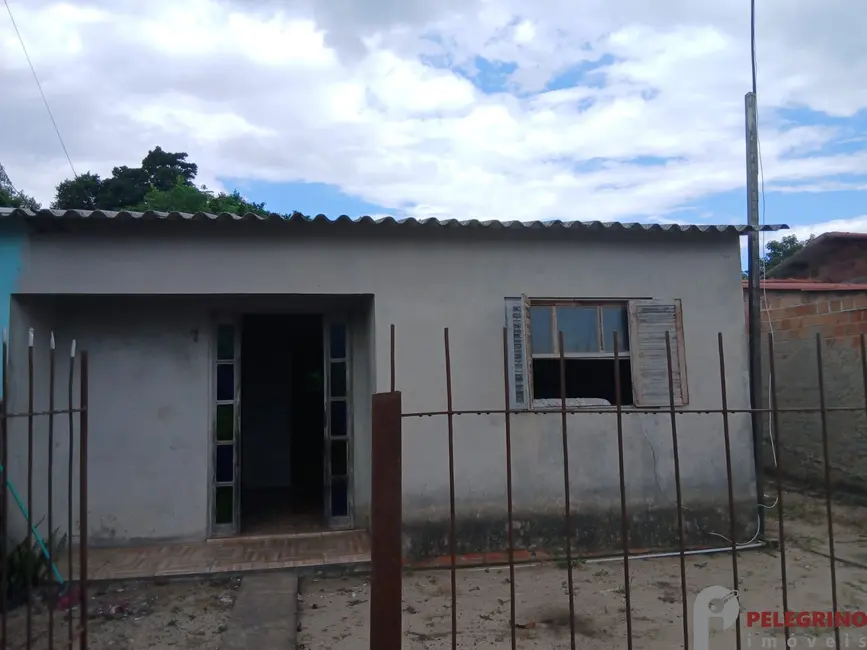 Foto 1 de Casa com 2 quartos à venda, 60m2 em Centro, Arambare - RS