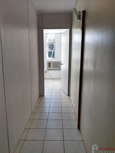Sala Comercial com 3 quartos para alugar, 43m2 em Centro, Tapes - RS - imagem 6 Foto 6 de Sala Comercial com 3 quartos para alugar, 43m2 em Centro, Tapes - RS