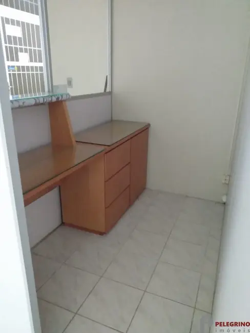 Sala Comercial com 3 quartos para alugar, 43m2 em Centro, Tapes - RS - imagem 5 Foto 5 de Sala Comercial com 3 quartos para alugar, 43m2 em Centro, Tapes - RS