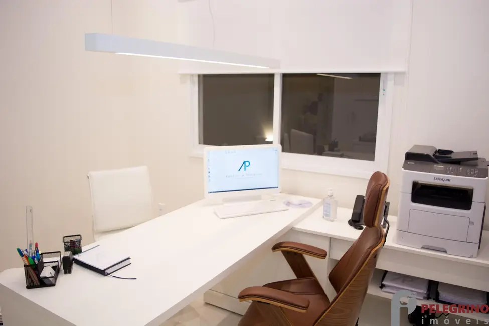 Prédio Inteiro com 5 quartos para alugar, 148m2 em Centro, Tapes - RS - imagem 5 Foto 5 de Prédio Inteiro com 5 quartos para alugar, 148m2 em Centro, Tapes - RS