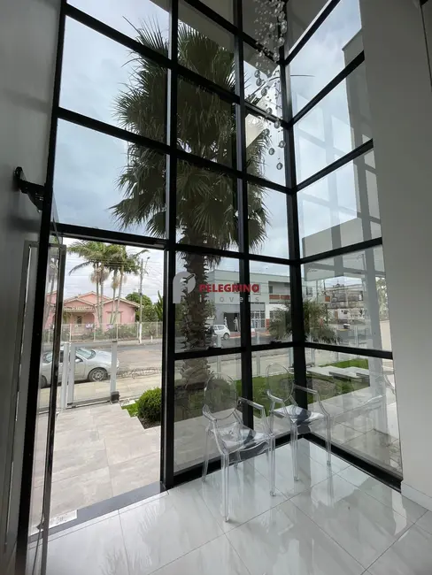 Foto 2 de Prédio Inteiro com 5 quartos para alugar, 148m2 em Centro, Tapes - RS