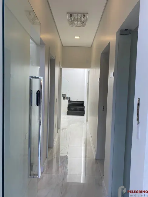 Prédio Inteiro com 5 quartos para alugar, 148m2 em Centro, Tapes - RS - imagem 3 Foto 3 de Prédio Inteiro com 5 quartos para alugar, 148m2 em Centro, Tapes - RS