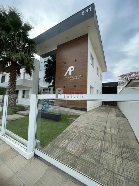 Foto 1 de Prédio Inteiro com 5 quartos para alugar, 148m2 em Centro, Tapes - RS