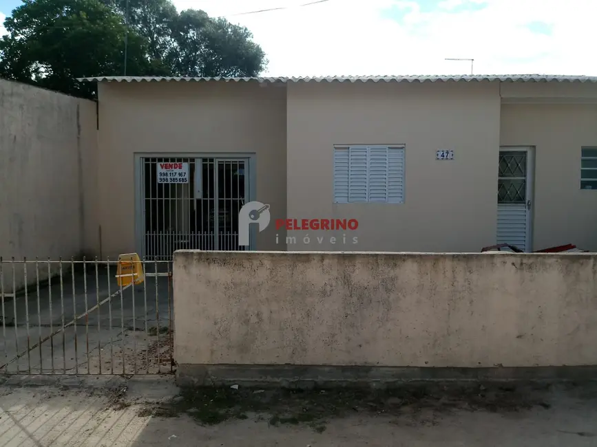 Foto 1 de Casa com 2 quartos à venda, 84m2 em Centro, Tapes - RS
