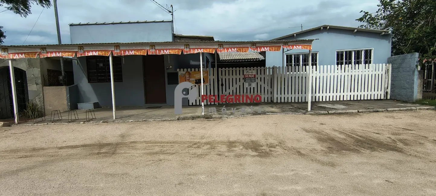 Foto 2 de Casa com 2 quartos à venda, 238m2 em Centro, Tapes - RS