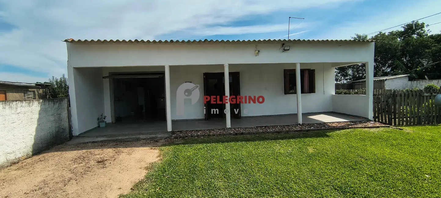 Foto 2 de Casa com 2 quartos à venda, 112m2 em Tapes - RS