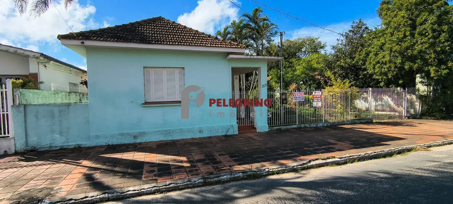 Foto 1 de Casa com 3 quartos à venda, 111m2 em Centro, Tapes - RS