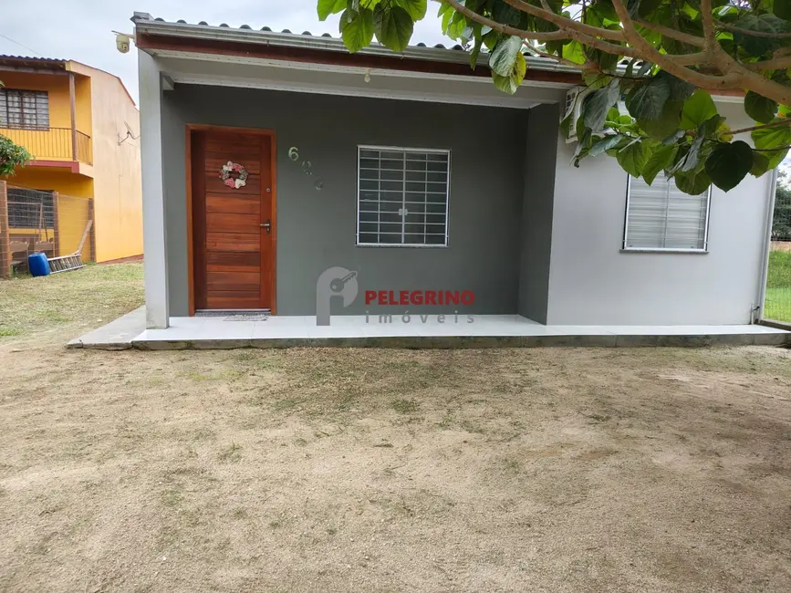 Foto 1 de Casa com 1 quarto à venda, 53m2 em Tapes - RS