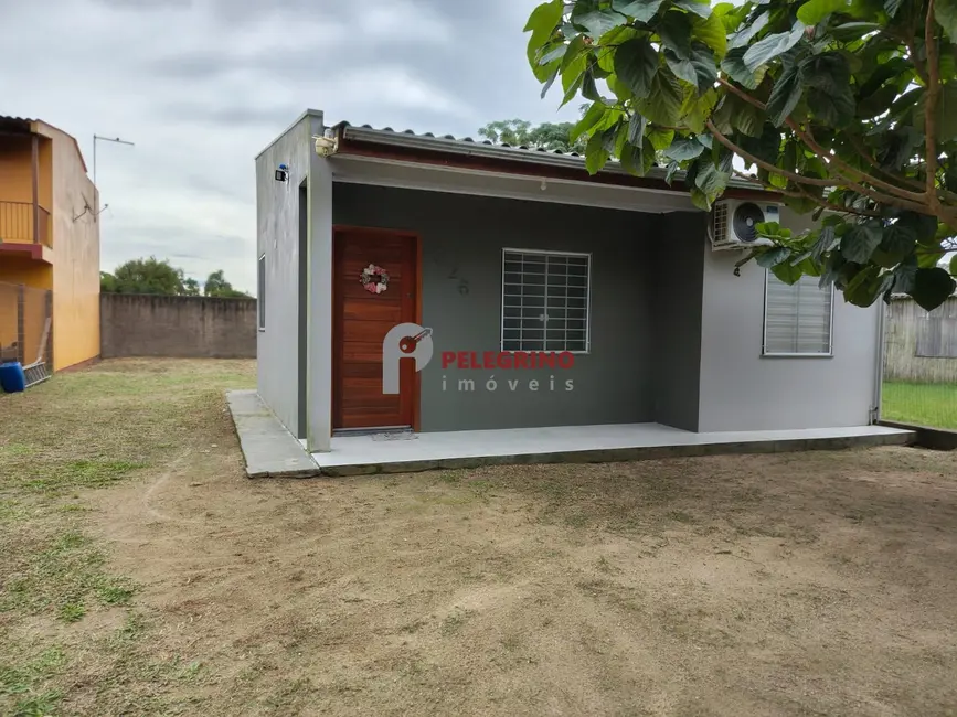 Foto 2 de Casa com 1 quarto à venda, 53m2 em Tapes - RS