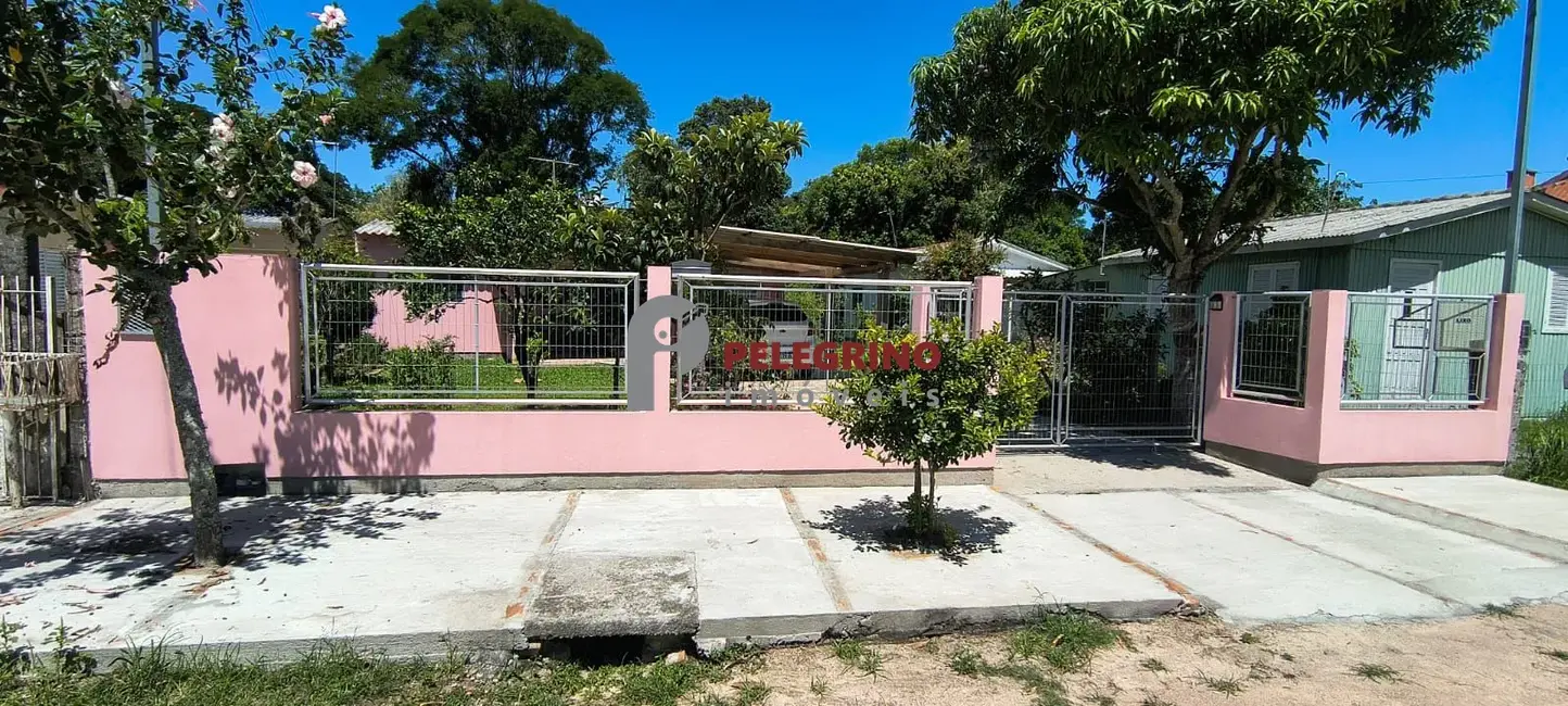 Foto 2 de Casa com 2 quartos à venda, 72m2 em Tapes - RS