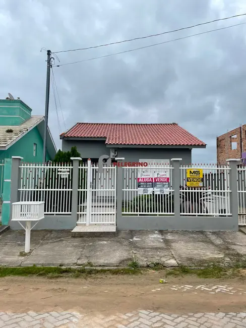 Foto 1 de Casa com 2 quartos à venda, 90m2 em Tapes - RS