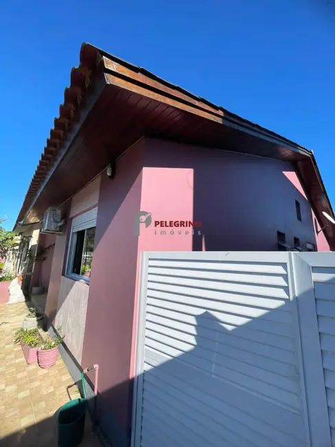 Foto 3 de Casa com 3 quartos à venda, 140m2 em Tapes - RS