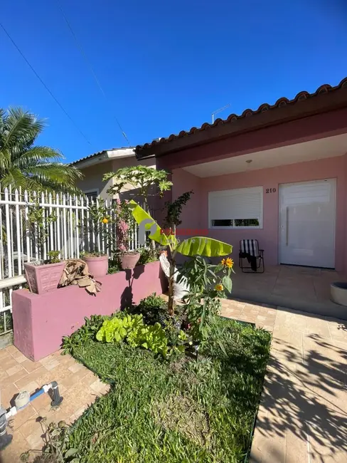 Foto 2 de Casa com 3 quartos à venda, 140m2 em Tapes - RS
