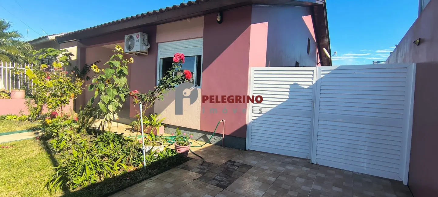 Foto 2 de Casa com 3 quartos à venda, 140m2 em Tapes - RS