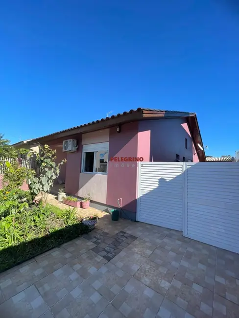 Foto 1 de Casa com 3 quartos à venda, 140m2 em Tapes - RS