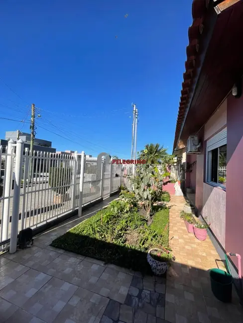 Foto 8 de Casa com 3 quartos à venda, 140m2 em Tapes - RS