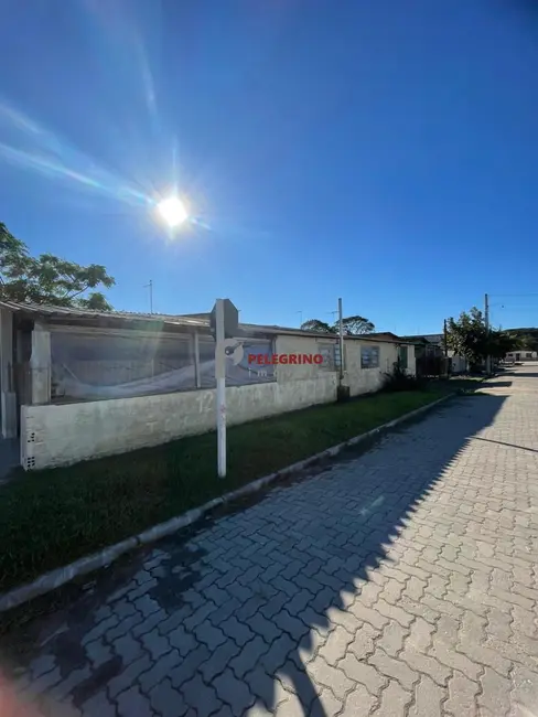 Foto 1 de Casa com 4 quartos à venda, 133m2 em Centro, Tapes - RS