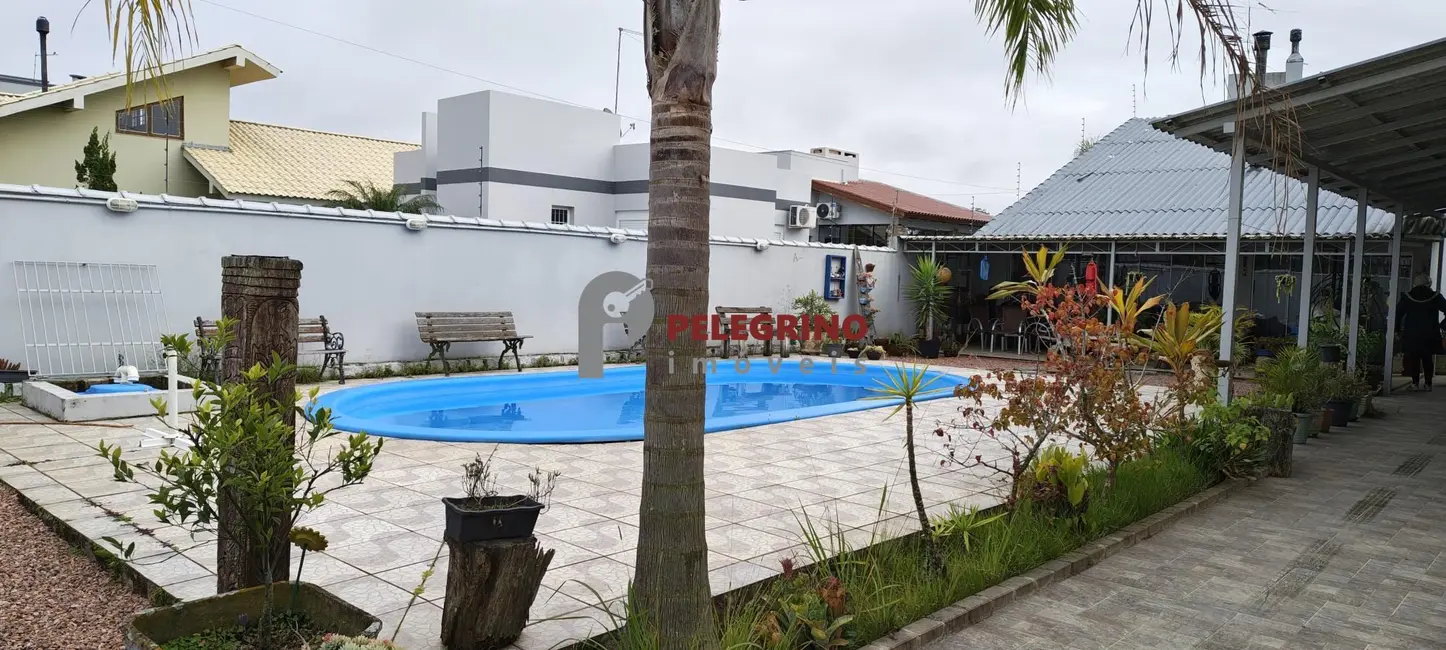 Casa com 2 quartos à venda, 220m2 em Tapes - RS - imagem 2 Foto 2 de Casa com 2 quartos à venda, 220m2 em Tapes - RS