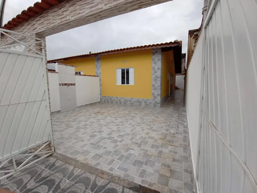 Foto 1 de Casa com 2 quartos à venda, 135m2 em Mongagua - SP