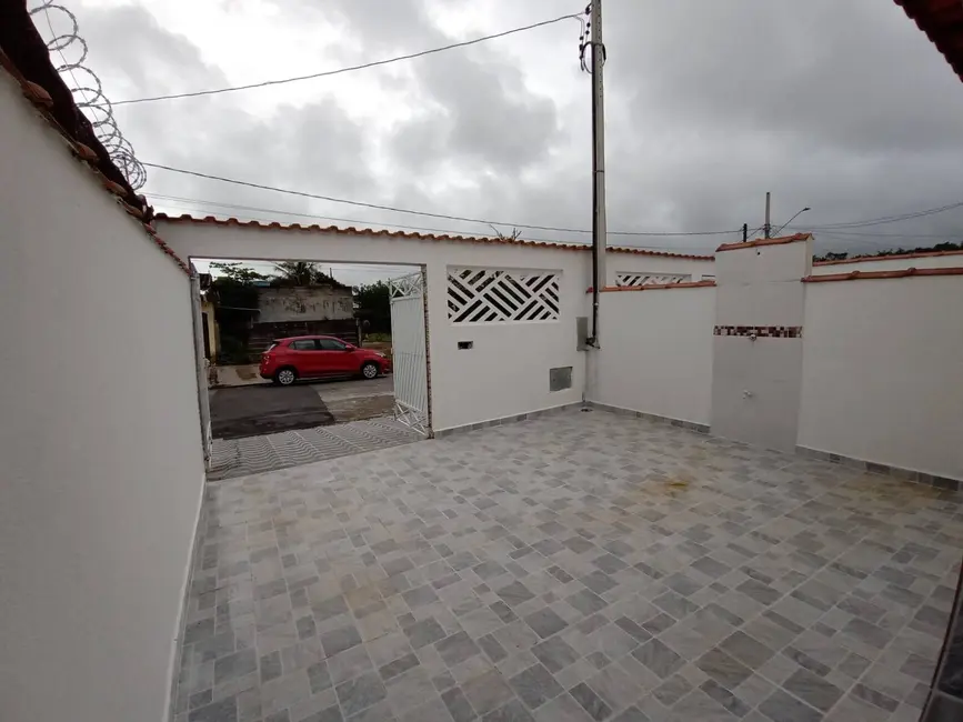 Foto 2 de Casa com 2 quartos à venda, 135m2 em Mongagua - SP