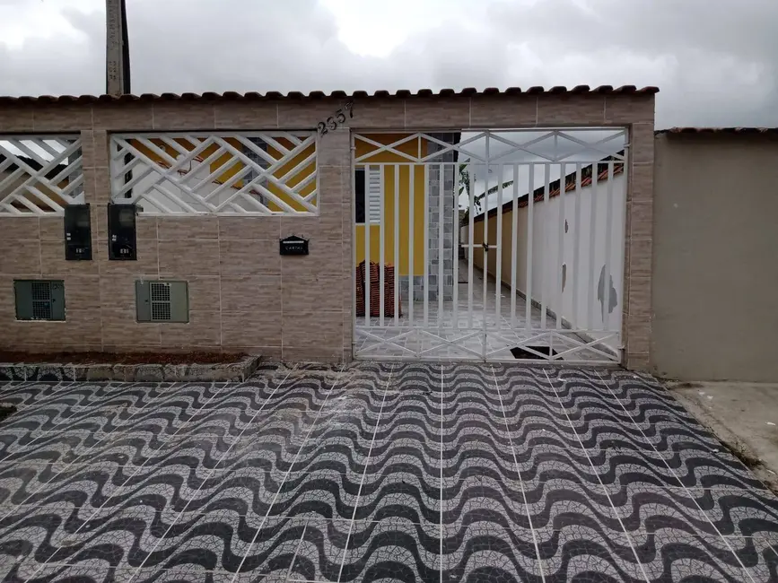 Foto 2 de Casa com 2 quartos à venda, 135m2 em Mongagua - SP