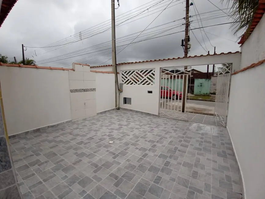 Foto 3 de Casa com 2 quartos à venda, 135m2 em Mongagua - SP