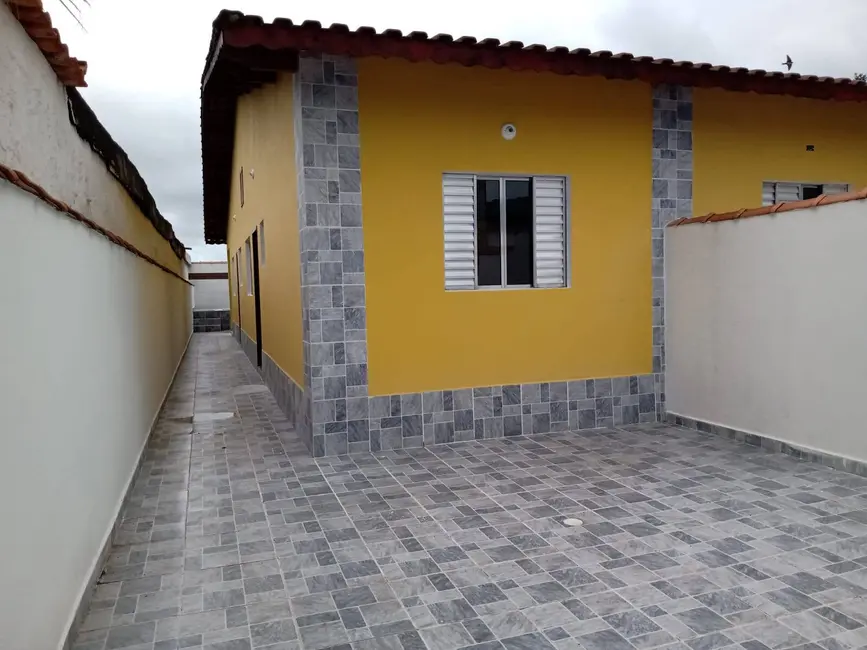 Foto 1 de Casa com 2 quartos à venda, 135m2 em Mongagua - SP