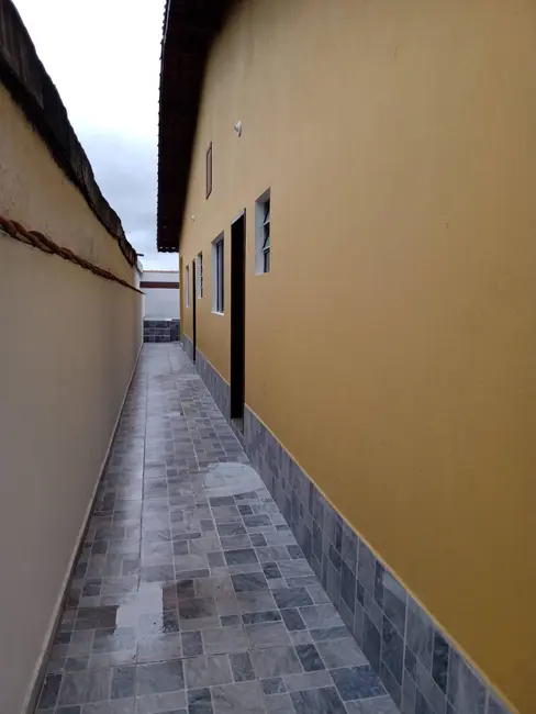 Foto 5 de Casa com 2 quartos à venda, 135m2 em Mongagua - SP