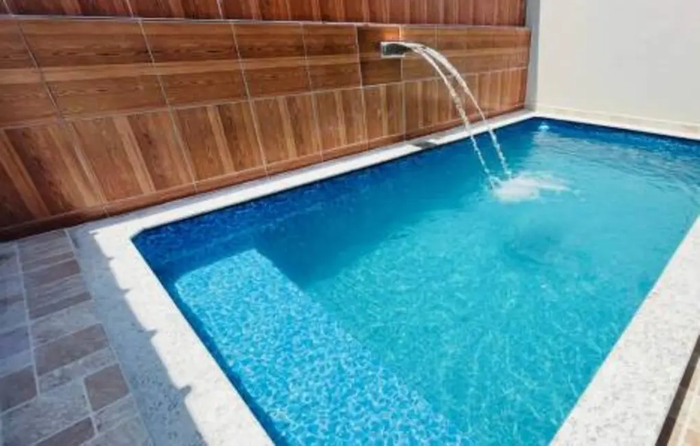 Foto 1 de Casa com 2 quartos à venda, 135m2 em Mongagua - SP