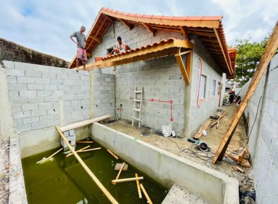 Foto 4 de Casa com 2 quartos à venda, 135m2 em Mongagua - SP
