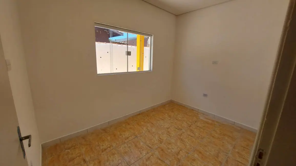 Foto 8 de Casa com 2 quartos à venda, 180m2 em Mongagua - SP