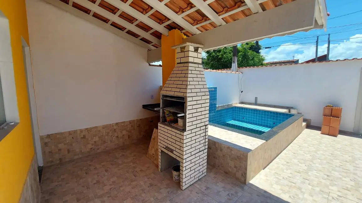 Foto 2 de Casa com 2 quartos à venda, 180m2 em Mongagua - SP