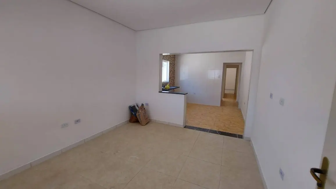 Foto 4 de Casa com 2 quartos à venda, 180m2 em Mongagua - SP