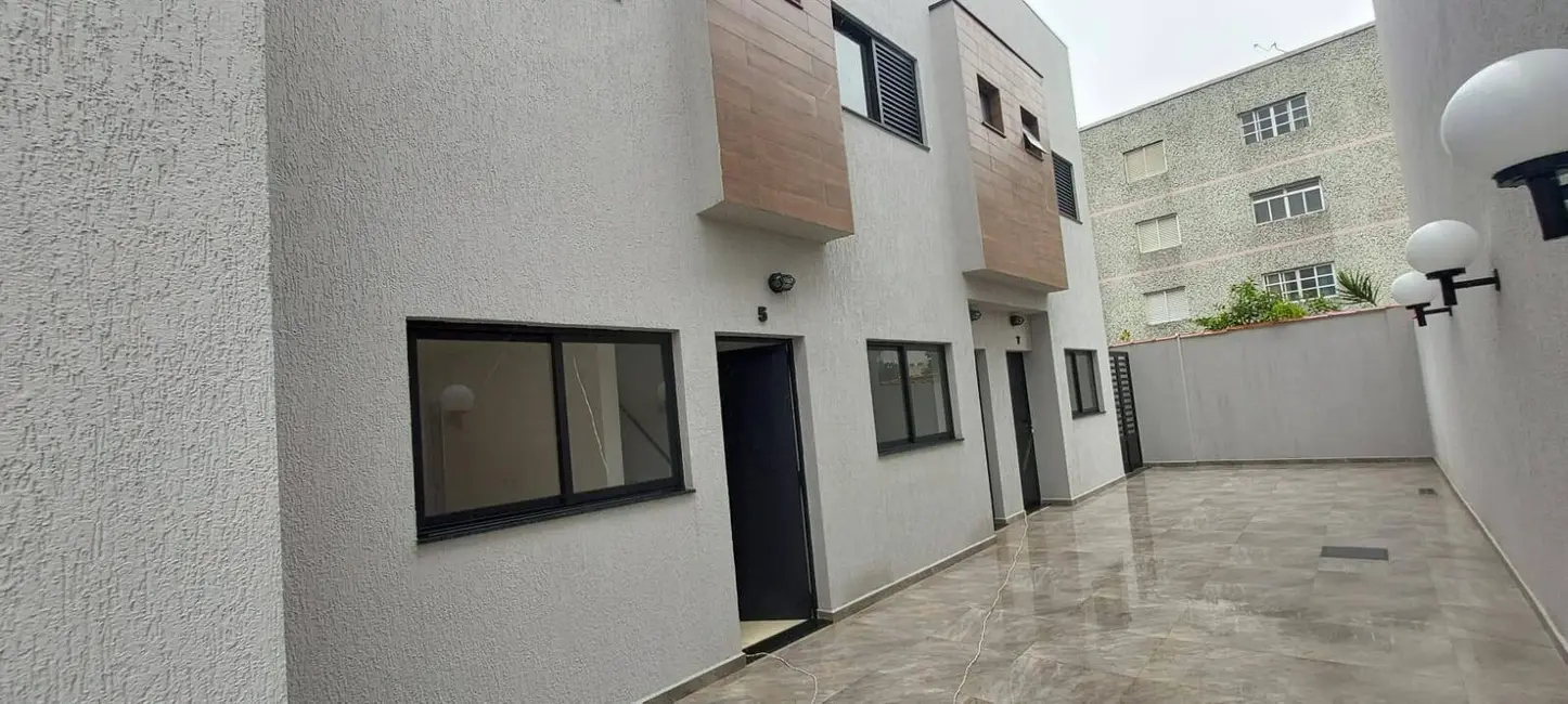 Foto 2 de Sobrado com 2 quartos à venda, 83m2 em Mongagua - SP