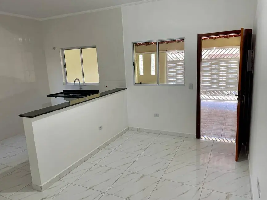 Foto 4 de Casa com 2 quartos à venda, 91m2 em Mongagua - SP