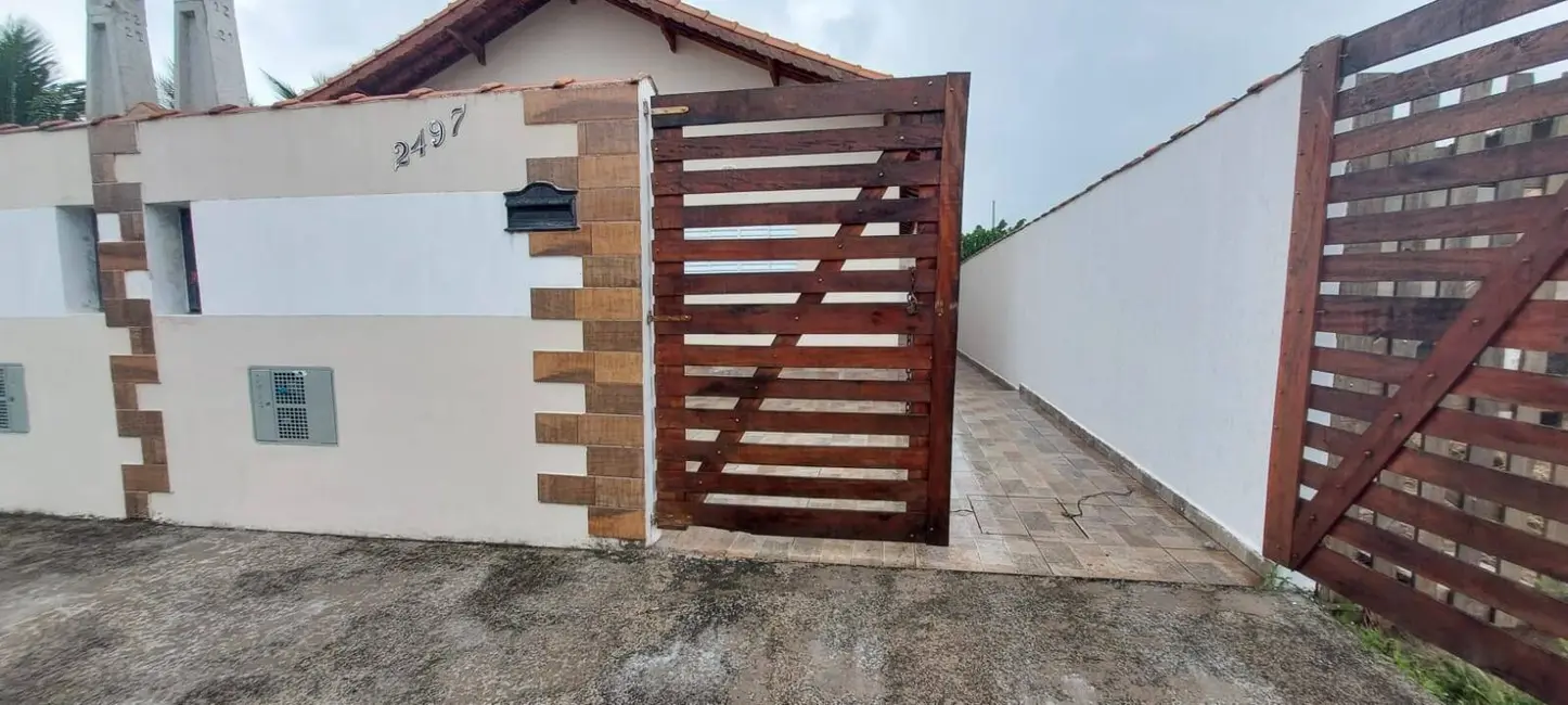 Foto 2 de Casa com 2 quartos à venda, 60m2 em Mongagua - SP